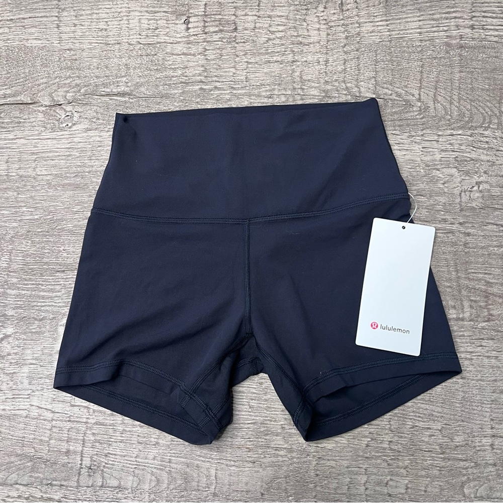 NWT Lululemon Align HR Short 4” Black size 6 8 - Picture 1 of 3